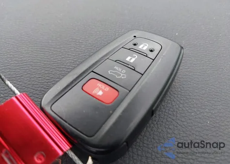 2019 Toyota Rav4 Xle Premium z USA, uszkodzony, nr VIN JTMA1RFV6KD047375